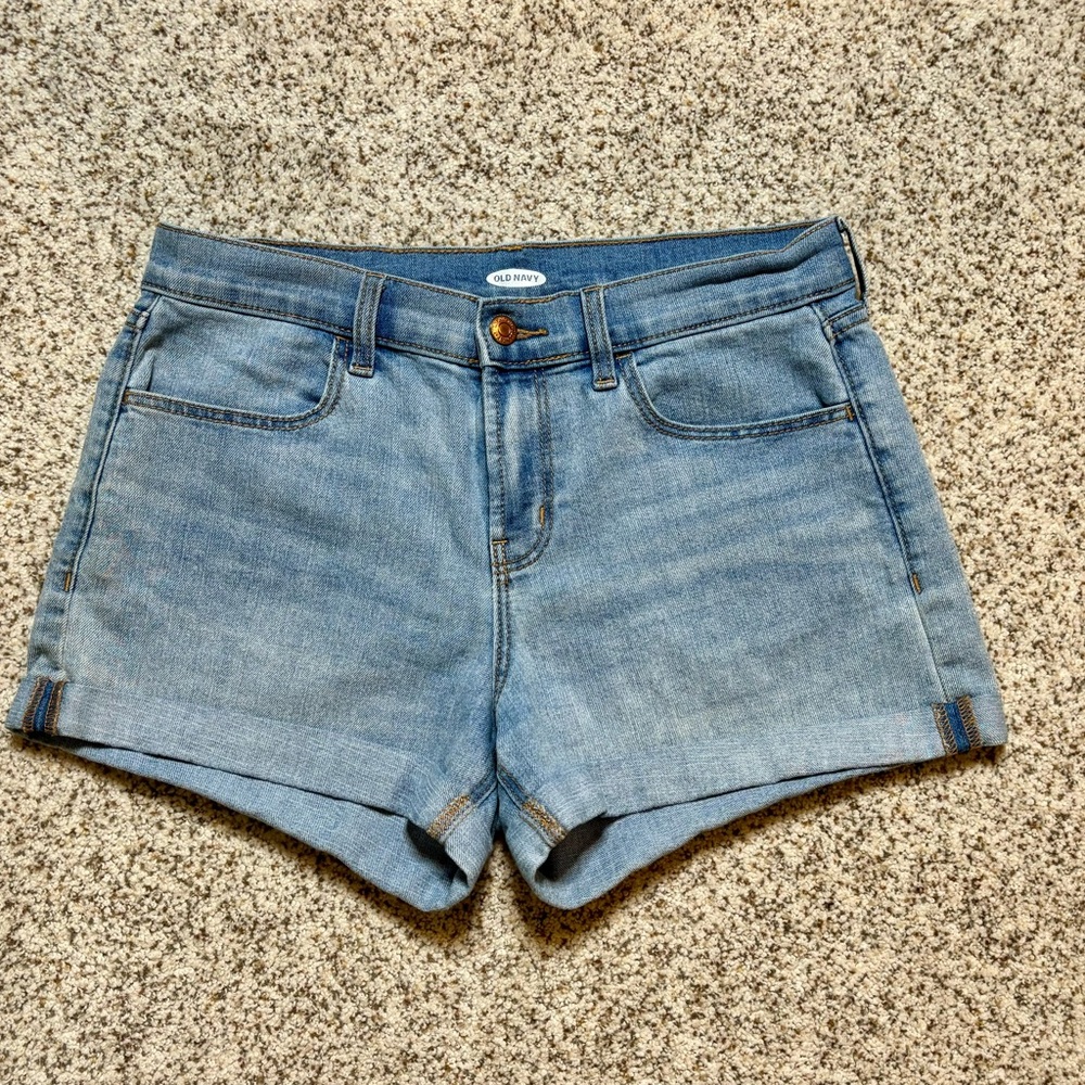 Women’s Old Navy jeans shorts.